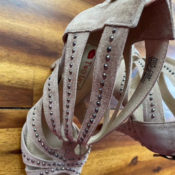 WOMENS SHOES~TWO LIPS~BEIGE Suede WITH STITCHING - Picture 3 of 6